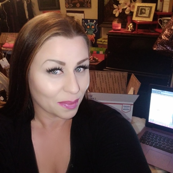 Dina posh ambassador - Picture 2 of 4